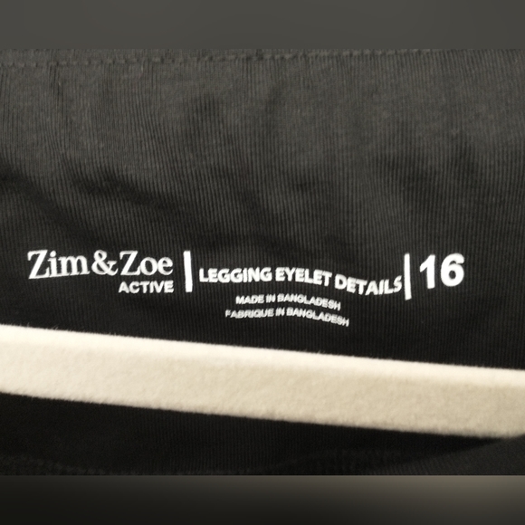 Sz 16 NWT ZIM & ZOE Active Black Crop Leggings with Eyelet Detail above Ankles - Picture 15 of 15